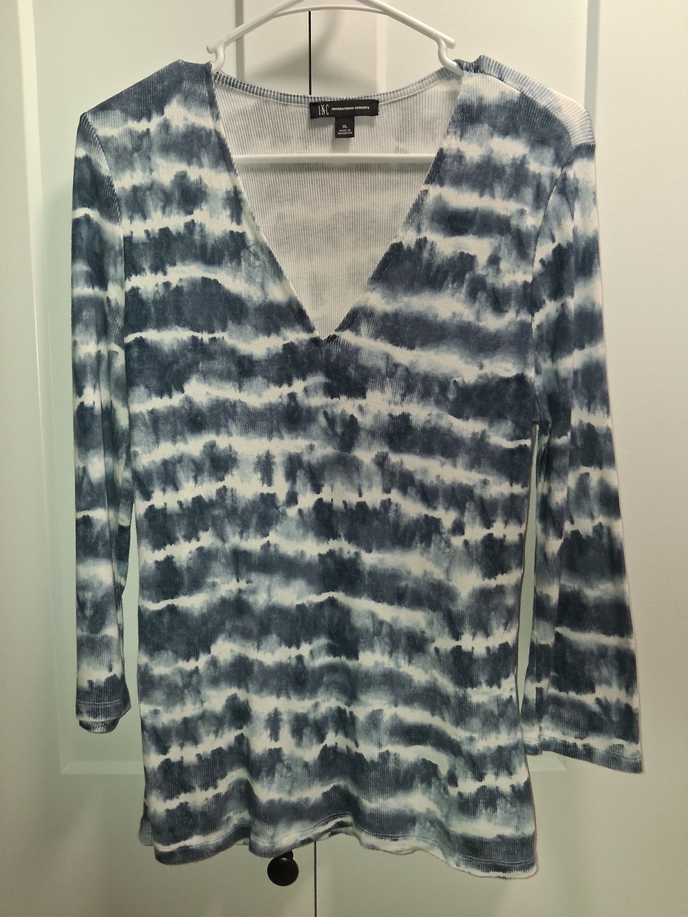 INC International Concepts Blue and White Tie-Dye V-Neck Long Sleeve Top